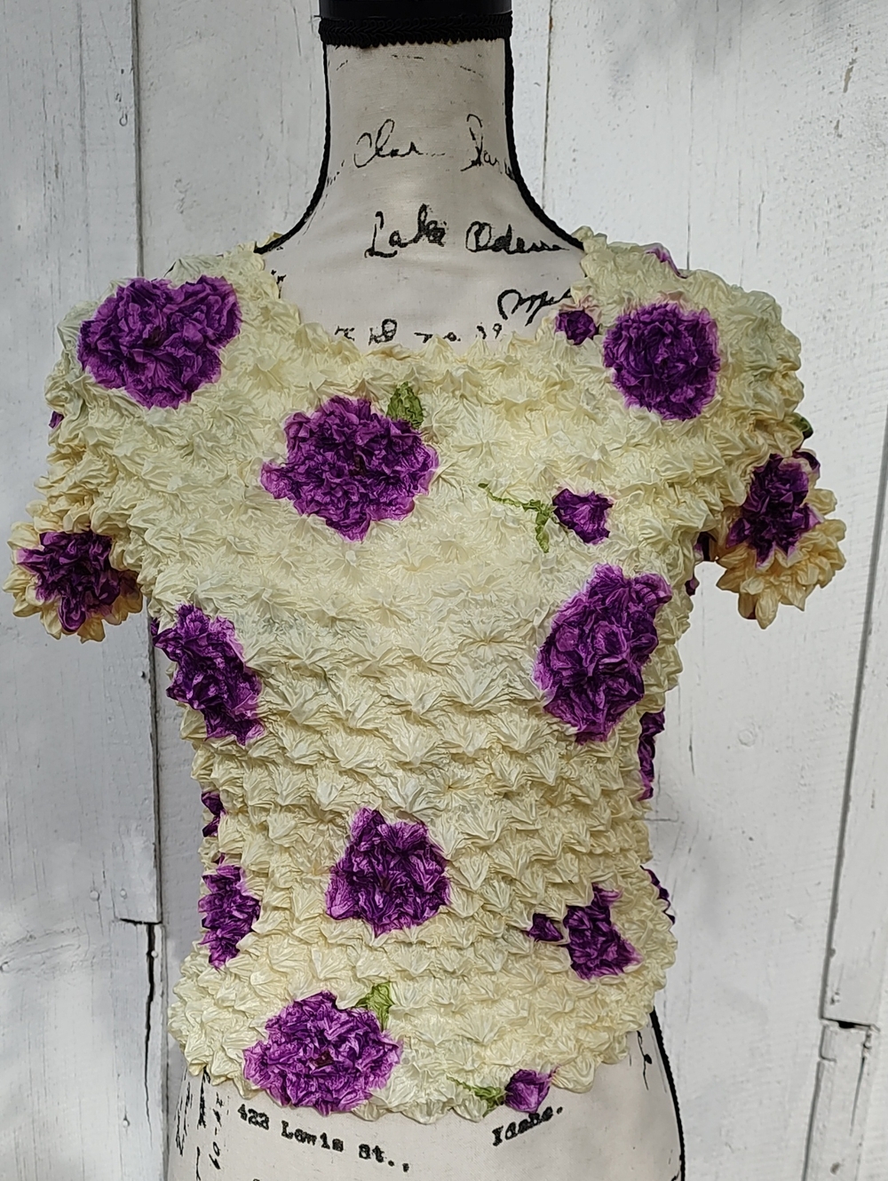 Vintage Y2K Magic Bubble Popcorn Women’s Cream Short Sleeve Purple Floral Top